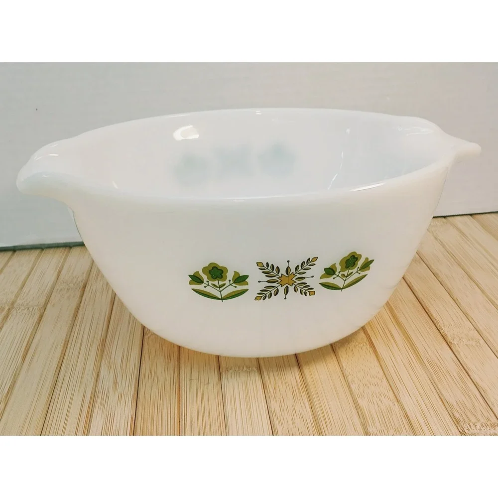 Anchor Hocking Fire-King Meadow Green Milk Glass Mixing Bowl 10.75 Inch Spouted